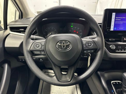 Used 2025 Toyota Corolla LE image 17