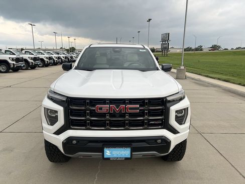 Used 2024 GMC Canyon AT4X AWD/4WD image 40