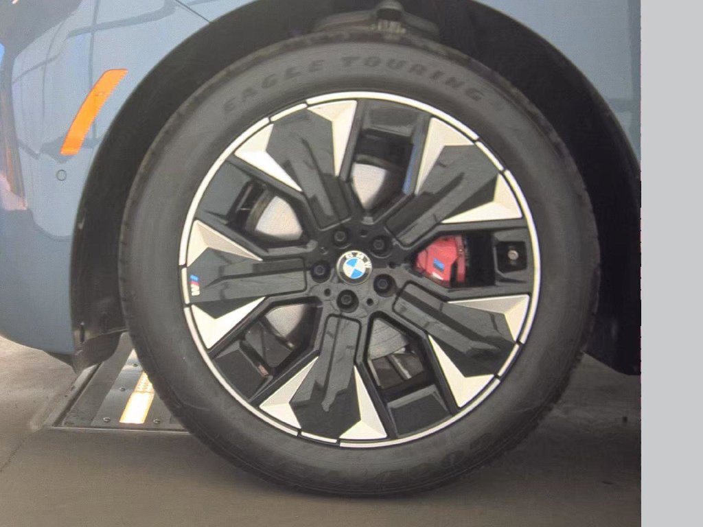 Used 2026 BMW iX xDrive60 w/ M Sport Package AWD/4WD image 10