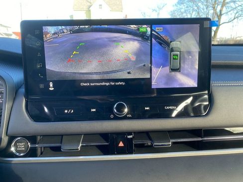 New 2025 Mitsubishi Outlander SE image 21