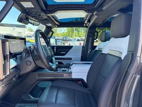 Used 2025 GMC Hummer EV 3X w/ LPO, Dark Essentials Package AWD/4WD image 9