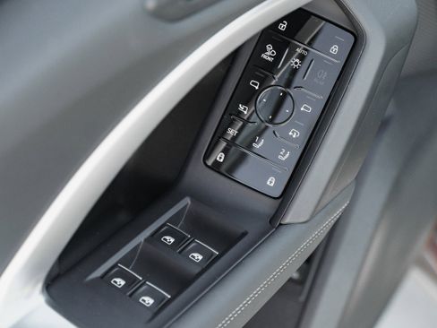 Certified 2025 Audi Q5 Premium Plus w/ Premium Plus image 24