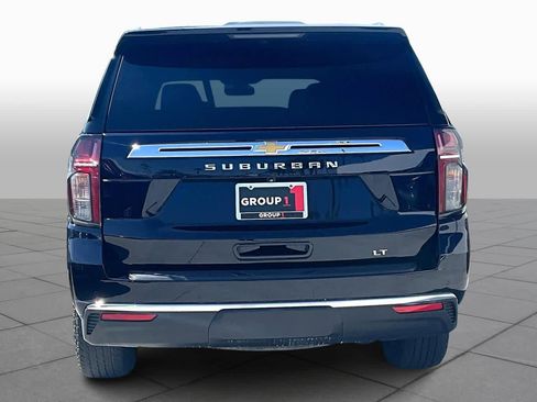 Used 2022 Chevrolet Suburban LT image 4