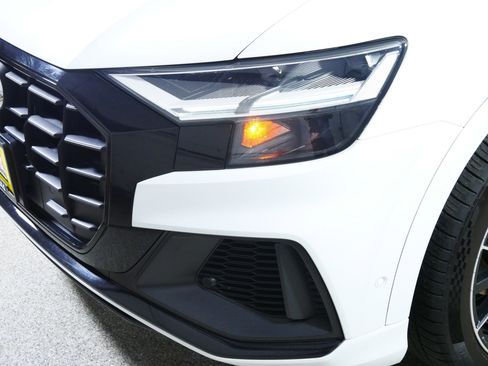 Used 2019 Audi Q8 Premium Plus image 16