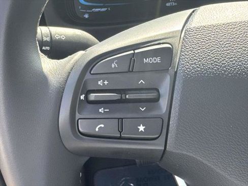 Certified 2026 Hyundai Venue SEL FWD image 20