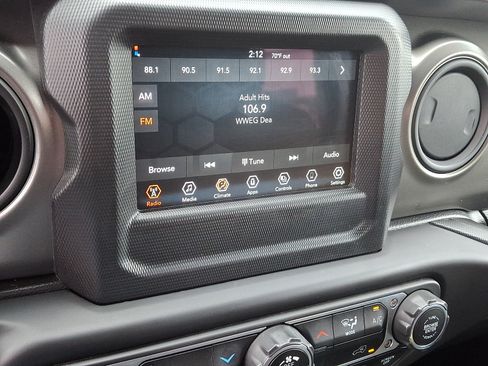 Used 2023 Jeep Wrangler Sport AWD/4WD image 18