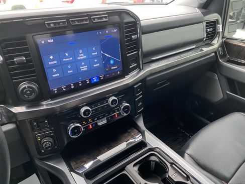 Used 2024 Ford F350 Lariat w/ Lariat Ultimate Package image 17