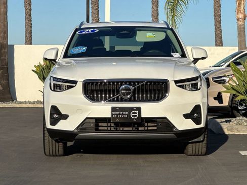 Certified 2025 Volvo XC40 B5 Plus image 8