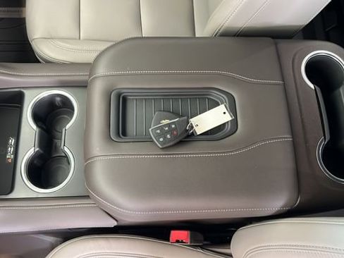 Used 2021 Chevrolet Tahoe LT w/ LT Signature Package image 11