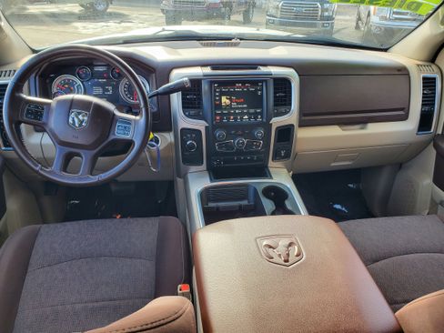 Used 2018 RAM 3500 SLT w/ Luxury Group image 27