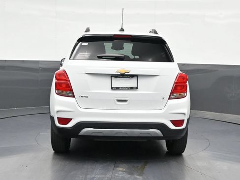 Used 2020 Chevrolet Trax LT w/ LT Convenience Package FWD image 4
