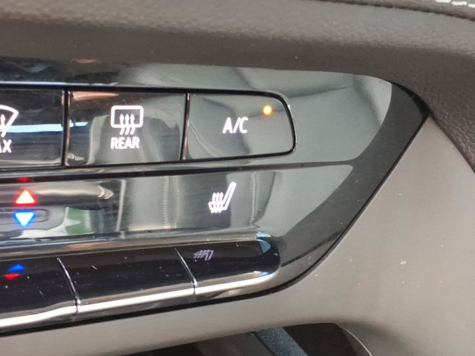 Used 2023 Buick Envision Essence AWD/4WD image 19