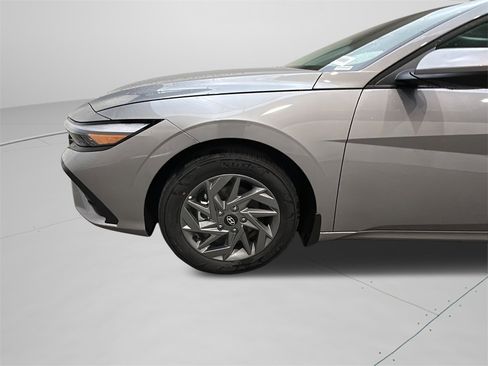 New 2026 Hyundai Elantra Blue image 3