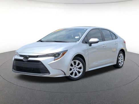 Used 2025 Toyota Corolla LE FWD image 1