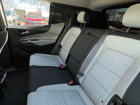 Used 2022 Chevrolet Equinox LS w/ LS Convenience Package image 23