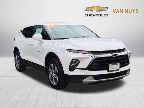 Used 2023 Chevrolet Blazer LT FWD image 3