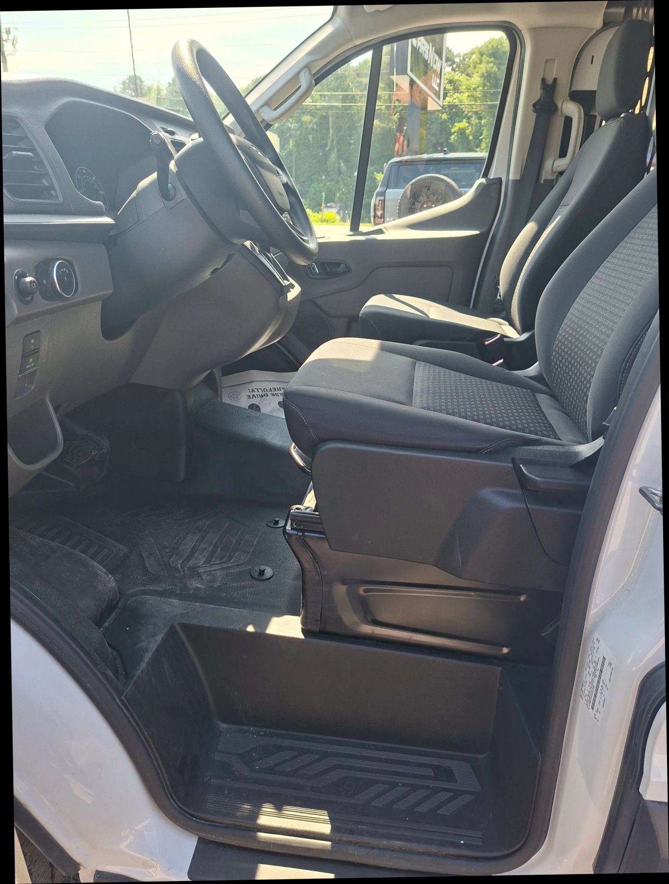 Used 2025 Ford Transit 250 Low Roof w/ Exterior Upgrade Package RWD image 7