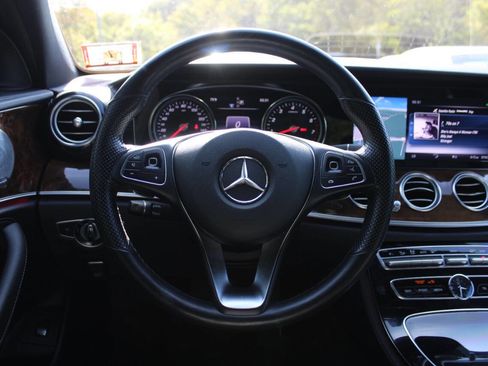 Used 2017 Mercedes-Benz E 300 4MATIC image 34