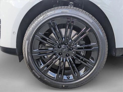New 2026 Land Rover Range Rover Long Wheelbase SE AWD/4WD image 10