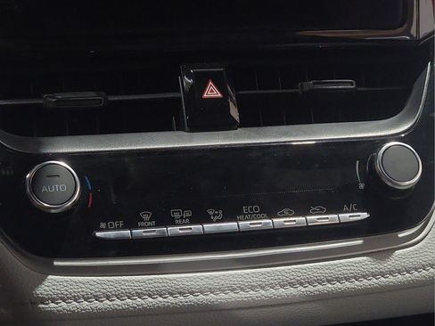 Certified 2025 Toyota Corolla SE FWD image 24