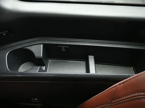 Used 2022 Ford Expedition Limited image 35