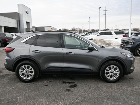 Certified 2023 Ford Escape Active w/ Tech Pack #2 image 3