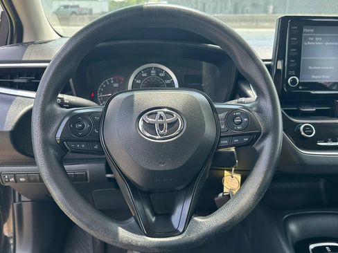Used 2022 Toyota Corolla LE FWD image 9