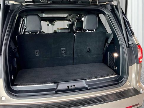 Used 2019 Lincoln Navigator Reserve AWD/4WD image 24
