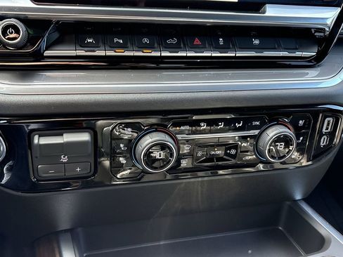 New 2026 Chevrolet Silverado 1500 High Country AWD/4WD image 19