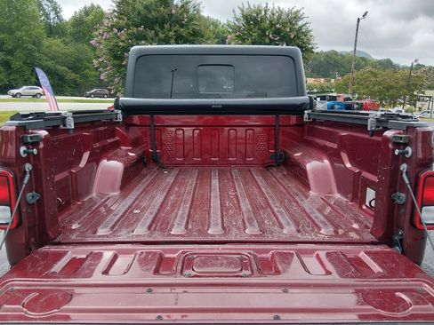 Used 2022 Jeep Gladiator Sport AWD/4WD image 15