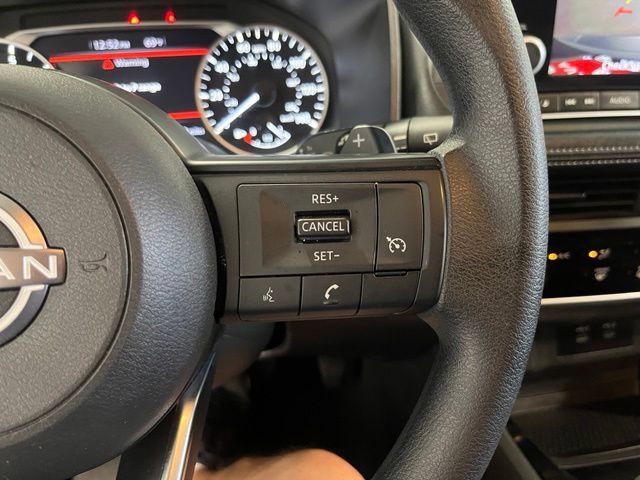 Used 2024 Nissan Rogue S AWD/4WD image 28