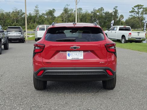 New 2026 Chevrolet Trax RS w/ Sunroof Package FWD image 6