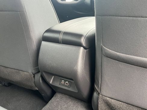 Used 2025 Nissan Altima 2.5 SV FWD image 23
