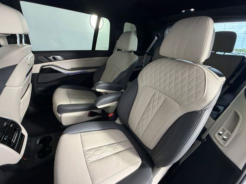 Used 2024 BMW X7 xDrive40i w/ Executive Package AWD/4WD image 28