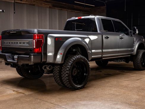 Used 2022 Ford F450 Platinum w/ FX4 Off-Road Package image 8