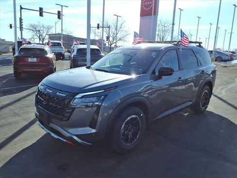 New 2026 Nissan Pathfinder SV image 7