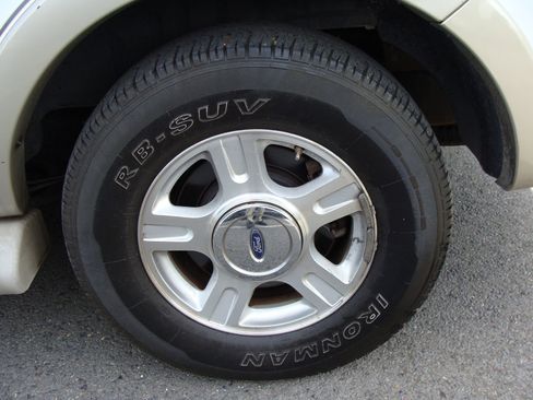 Used 2006 Ford Expedition Eddie Bauer AWD/4WD image 9