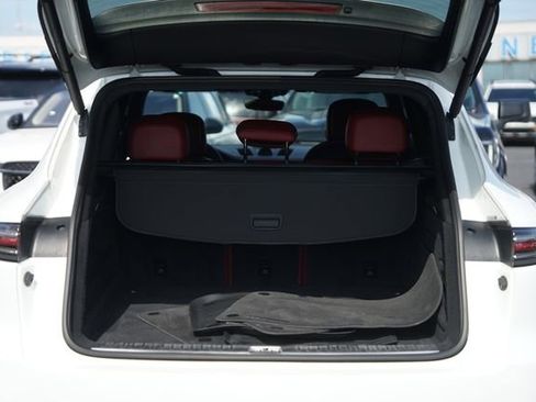 Used 2019 Porsche Cayenne AWD/4WD image 32