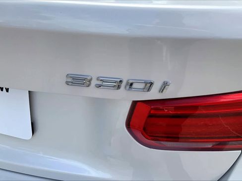 Used 2018 BMW 330i Sedan image 9
