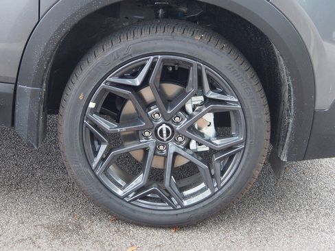 Used 2026 Nissan Kicks SR image 9