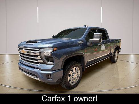 Used 2024 Chevrolet Silverado 2500 High Country w/ High Country Premium Package AWD/4WD image 2