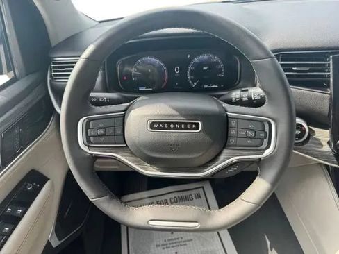 Used 2024 Jeep Wagoneer Series II w/ Flexible Seating Group AWD/4WD image 24