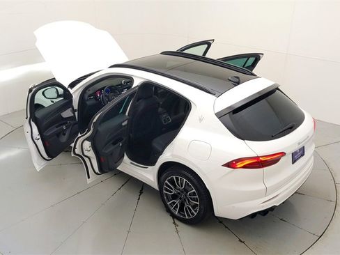 Used 2024 Maserati Grecale GT image 36