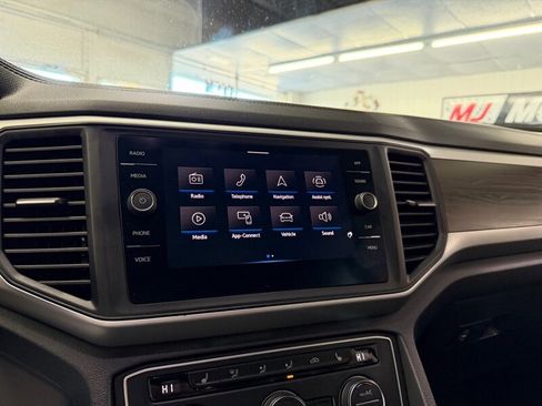 Used 2021 Volkswagen Atlas SE image 23