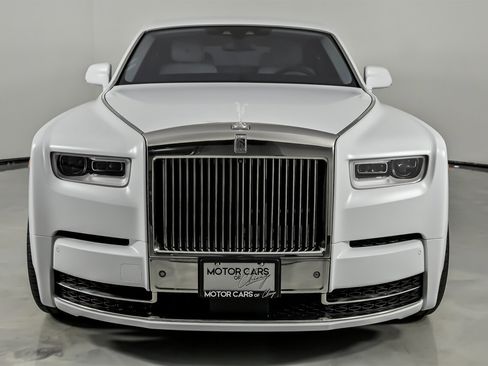 Used 2018 Rolls-Royce Phantom Sedan image 5