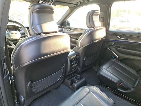 Used 2022 Jeep Grand Cherokee L Overland w/ Advanced Protech Group III image 9