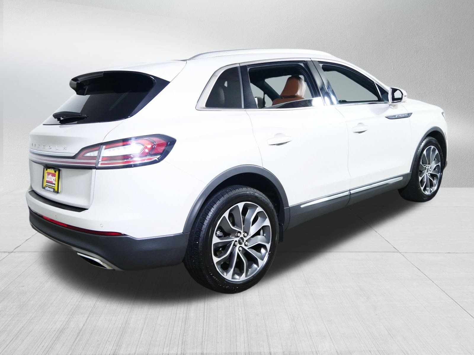 Used 2022 Lincoln Nautilus Reserve AWD/4WD image 7