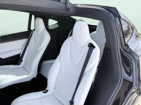 Used 2023 Tesla Model X image 28
