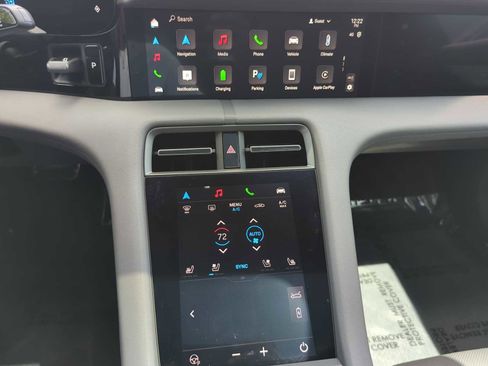 Used 2025 Porsche Taycan 4S image 28