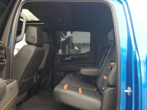 Used 2023 GMC Sierra 1500 AT4 w/ AT4 Preferred Package image 12